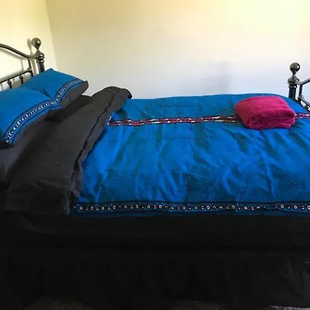 River Airebnb Homestay Bradford (West Yorkshire)