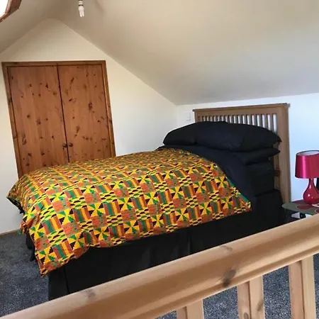 River Airebnb Homestay Bradford (West Yorkshire)