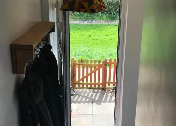 River Airebnb Homestay Bradford (West Yorkshire)