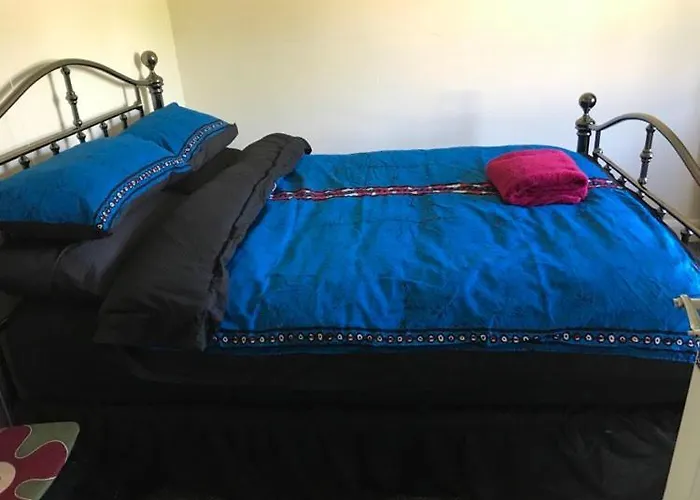 River Airebnb Homestay Bradford (West Yorkshire)