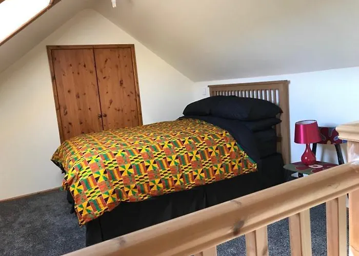 River Airebnb Homestay Bradford (West Yorkshire)