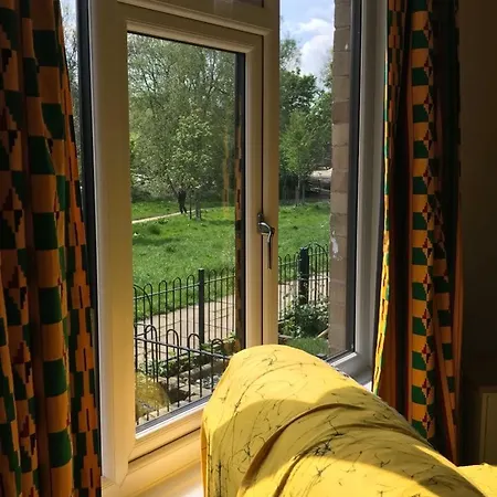 Homestay River Airebnb Bradford (West Yorkshire)